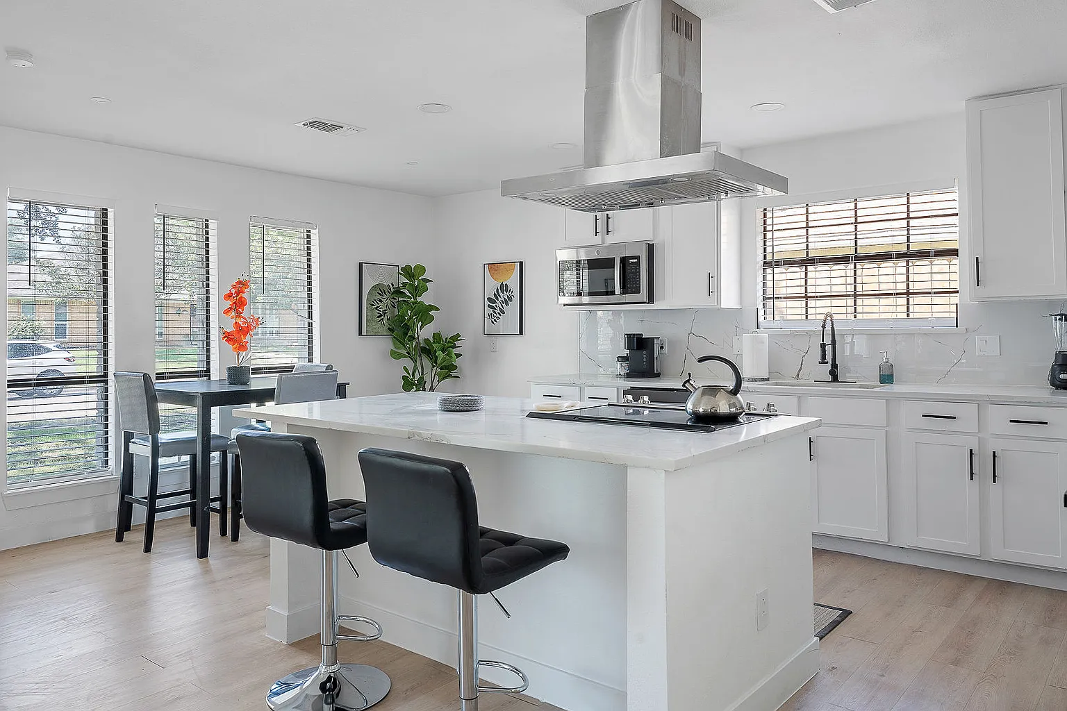 9e8c101c1cdf4ecf798e78a18399a0e7-uncropped_scaled_within_1536_1152 Modern Updates. Single-Story Comfort. Prime Location.