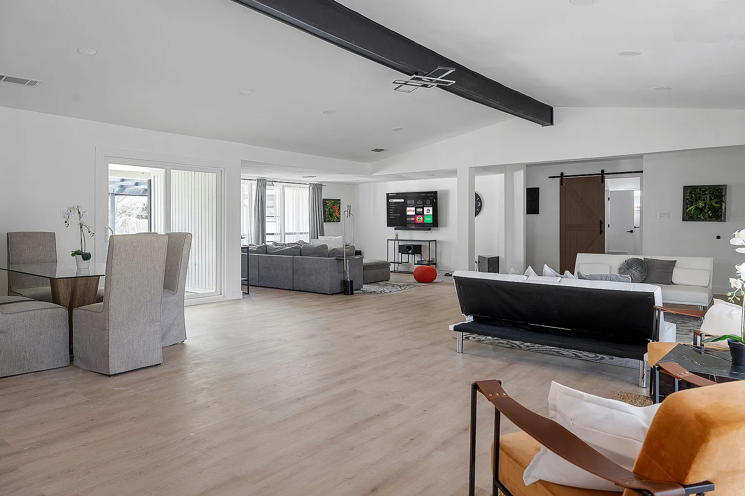 eef367c29fbb5ec7dfea2574362f9ef1-uncropped_scaled_within_1536_1152 Modern Updates. Single-Story Comfort. Prime Location.