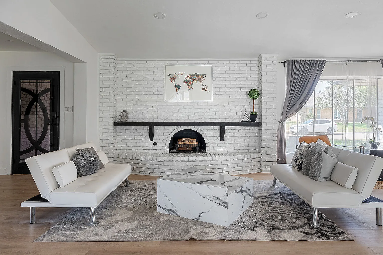 ff5101b13ffcbc37ded763509956011f-uncropped_scaled_within_1536_1152 Modern Updates. Single-Story Comfort. Prime Location.